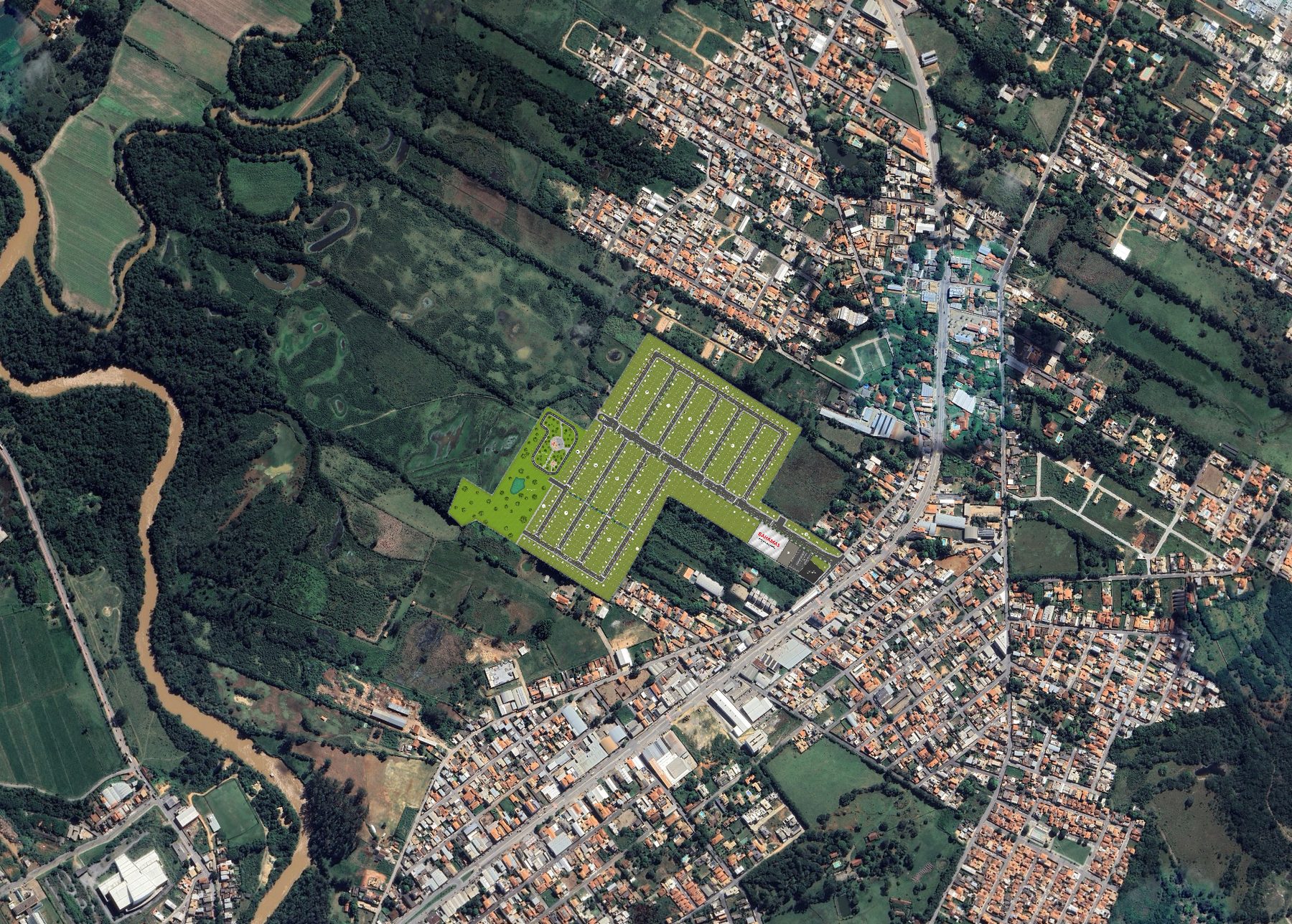 Planta ilustrativa do Villa Del Rei sobre imagem de satélite da Colônia do Marçal, em São João del Rei, com as quadras numeradas, a praça de lazer, a área verde e o supermercado BAHAMAS na entrada